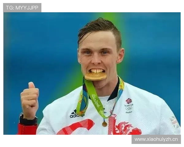 瑞安·洛赫特训练完顺手买了辆超跑，说当水杯用