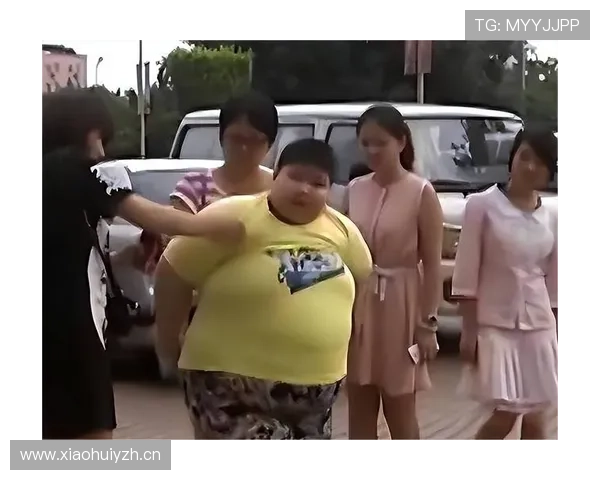 莱万每天吃五顿饭，体重却比你我轻十斤